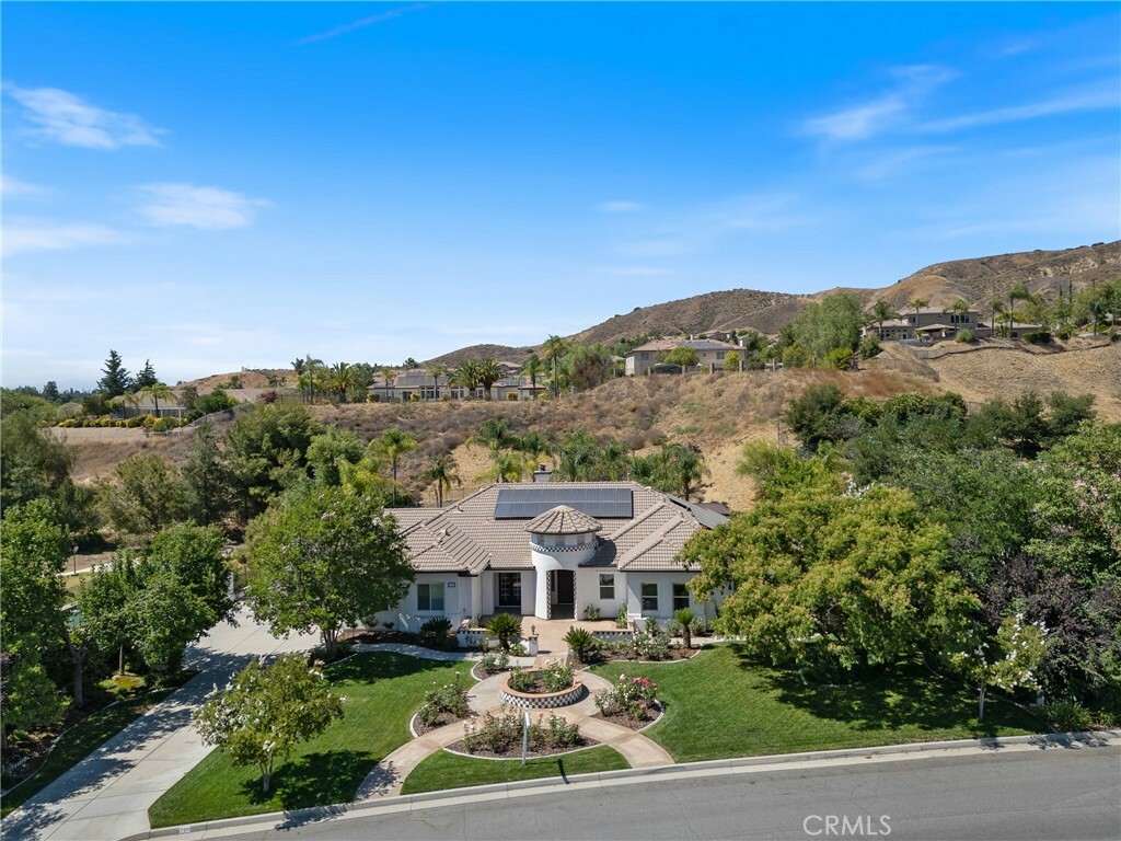 Property Photo: 720 Creekside Drive CA 92373
