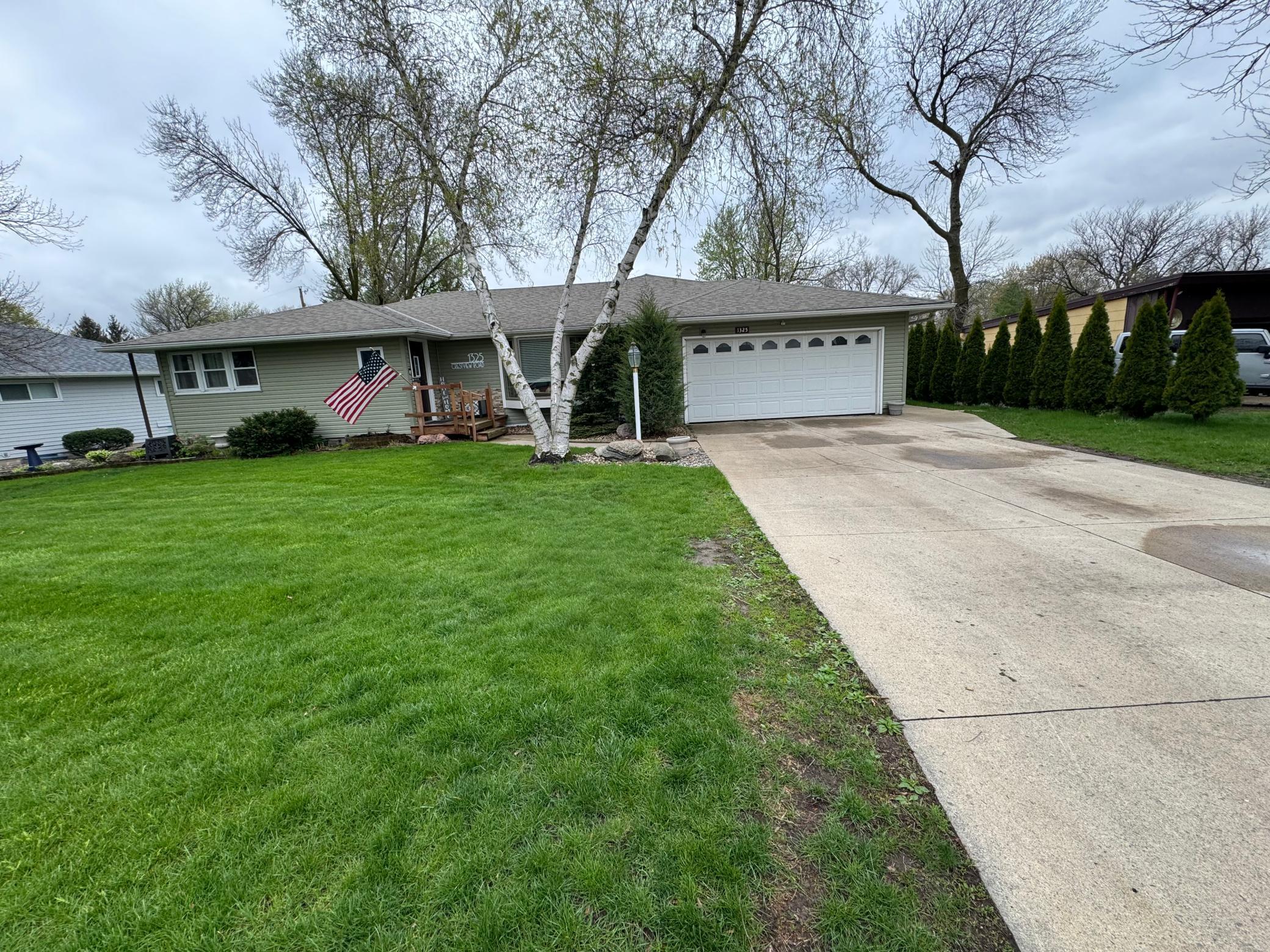 Property Photo: 1325 Crestview Road MN 56007