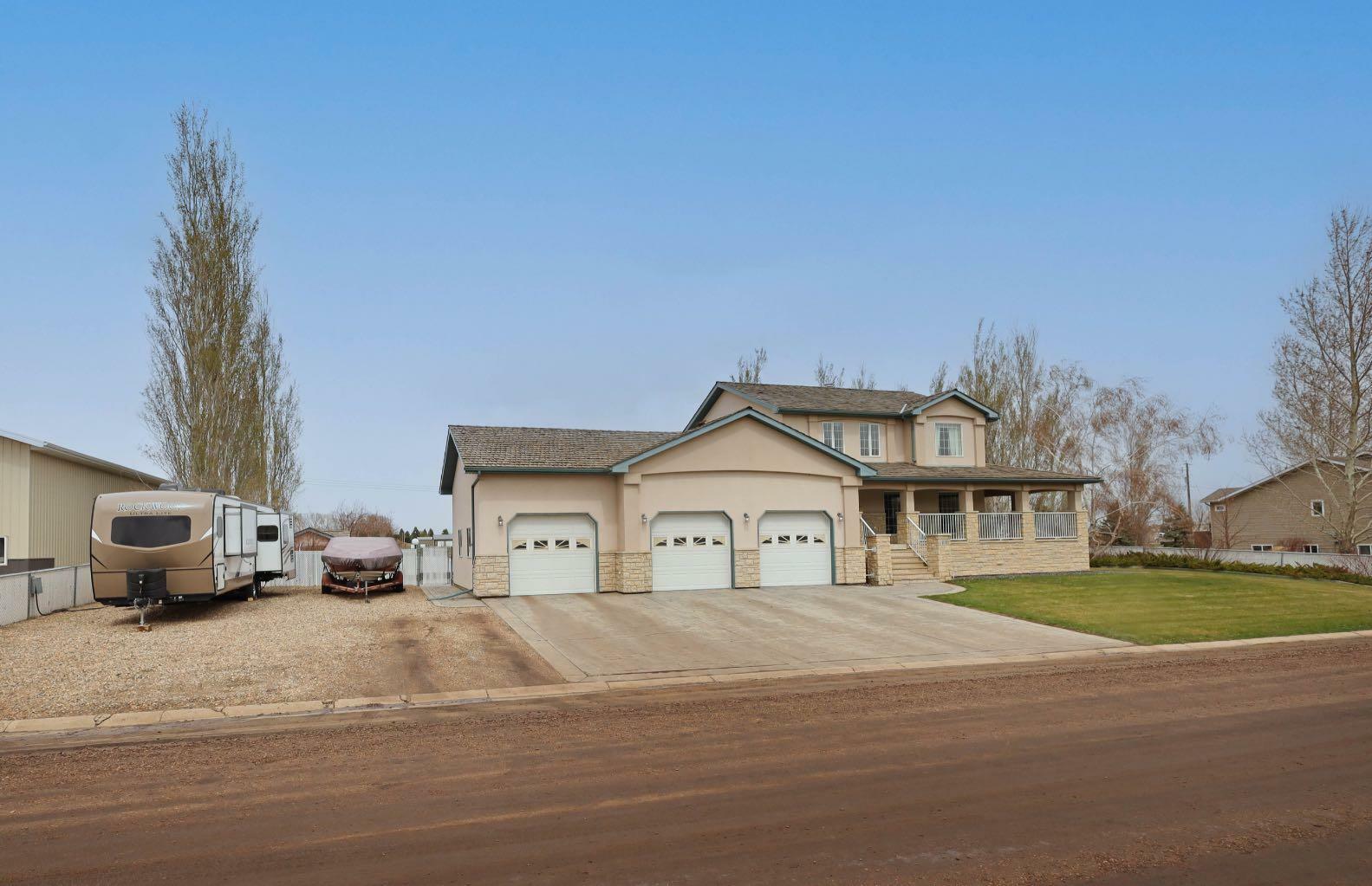 Property Photo:  190014 12 Street W 103  AB T1R 1A6 