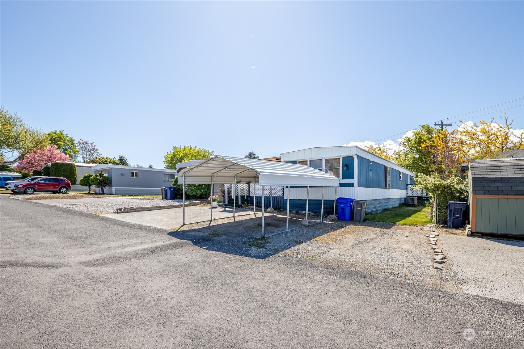 Property Photo: 211 Pace Dr 45 WA 98802