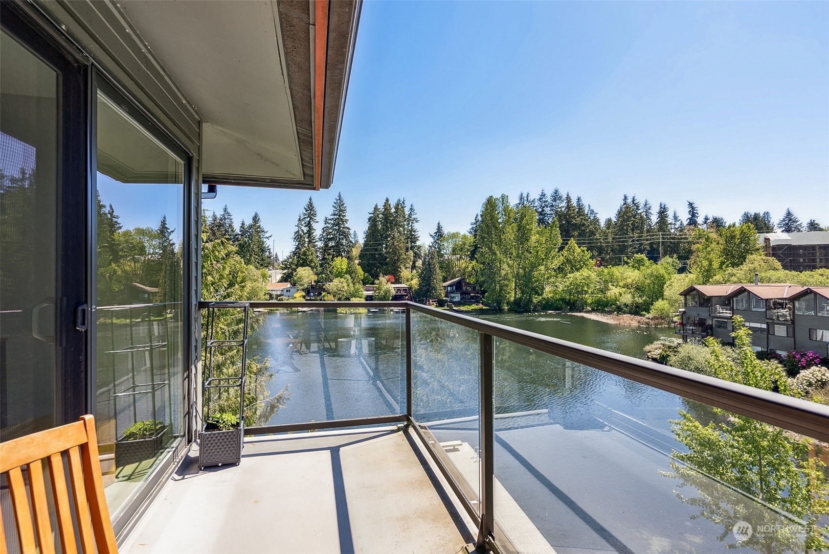 Property Photo:  19428 Aurora Avenue N 437  WA 98133 