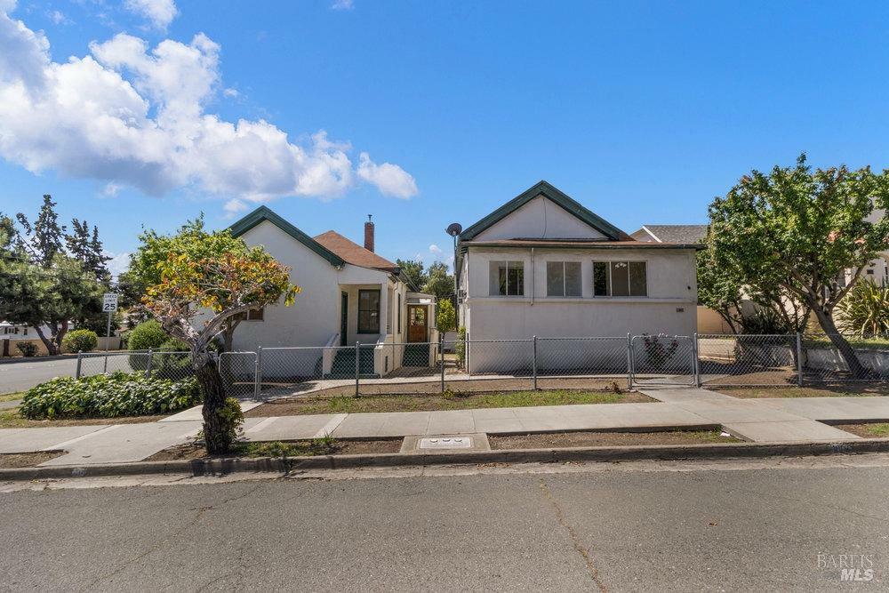 Property Photo:  180 184 E H Street  CA 94510 