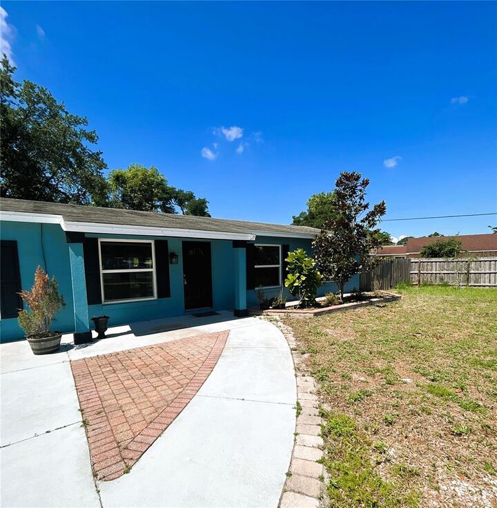 Property Photo:  321 Little Iris Court  FL 34761 