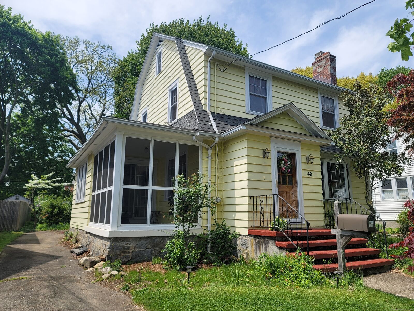 Property Photo:  49 Parkway Drive  CT 06614