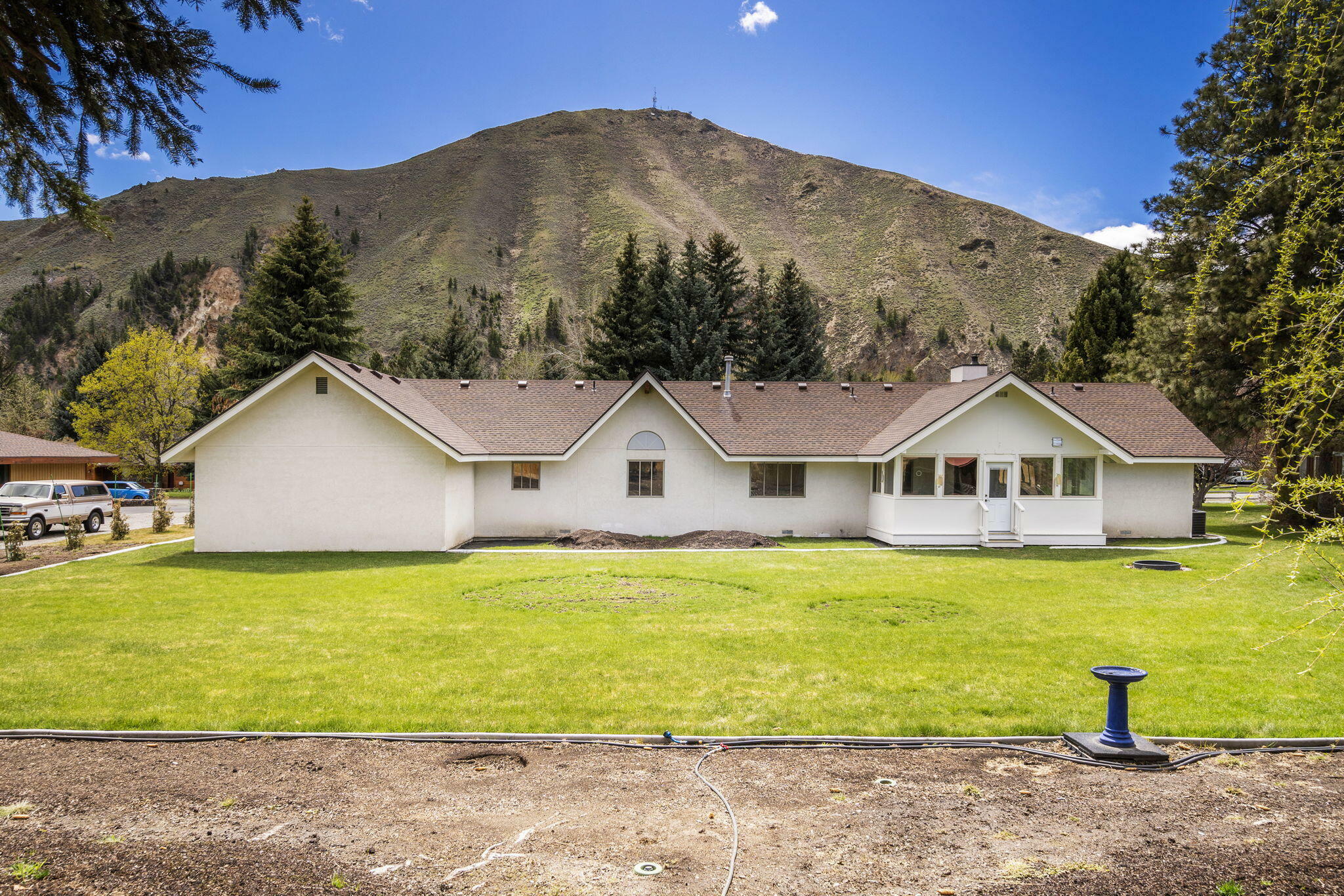 Property Photo:  1040 Queen Of Hills Dr  ID 83333 
