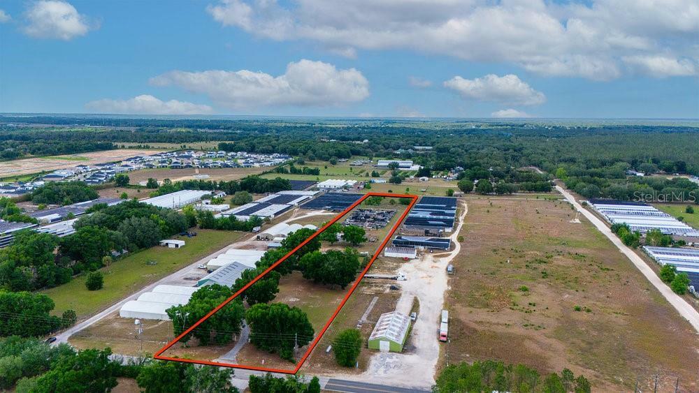 Property Photo: 2103 W Kelly Park Road FL 32712