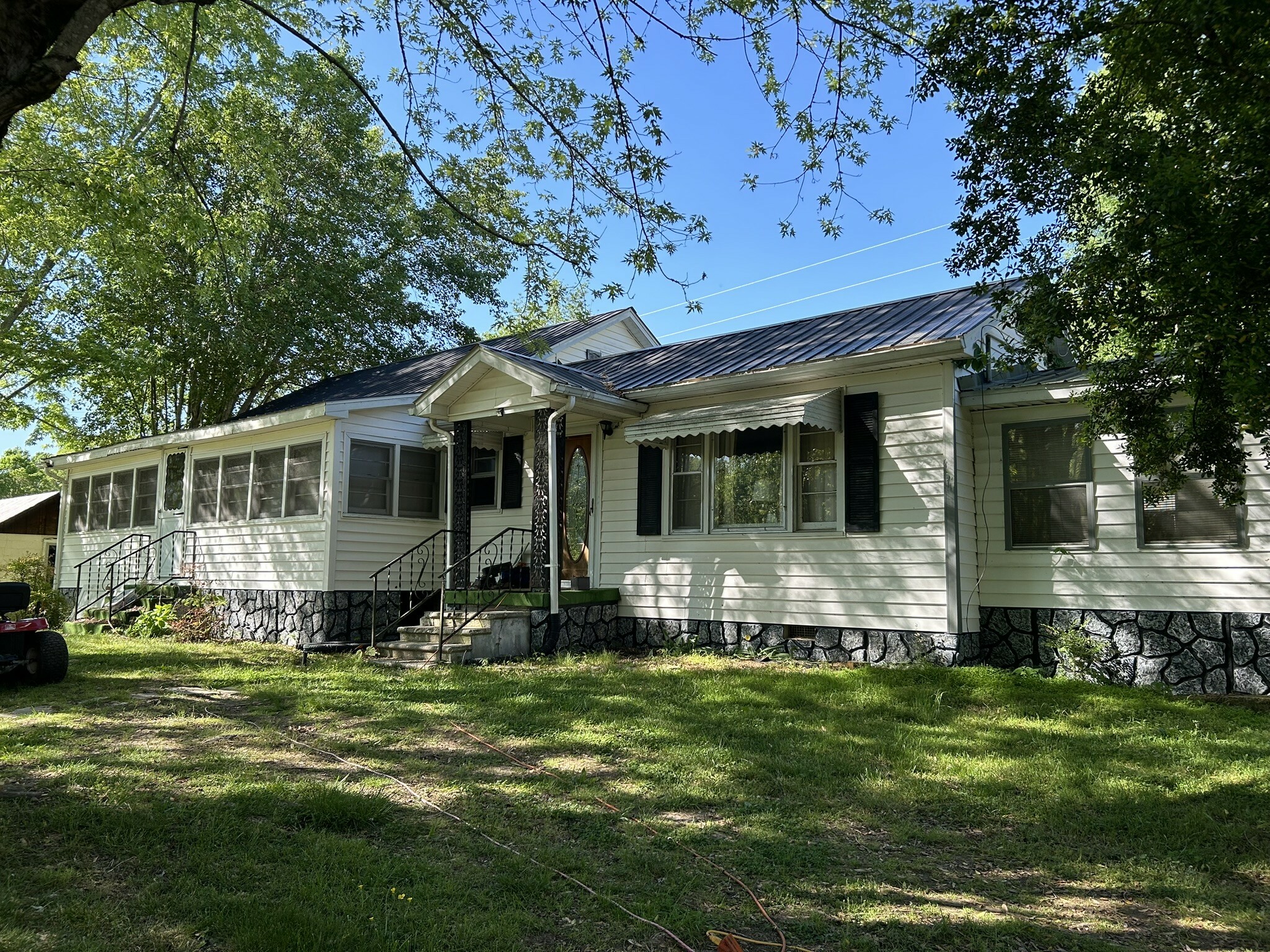 Property Photo:  1001 Witcher Hollow Rd  TN 37150 