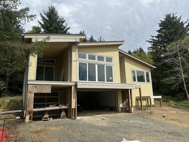 Property Photo:  780 Monica Ct  OR 97110 