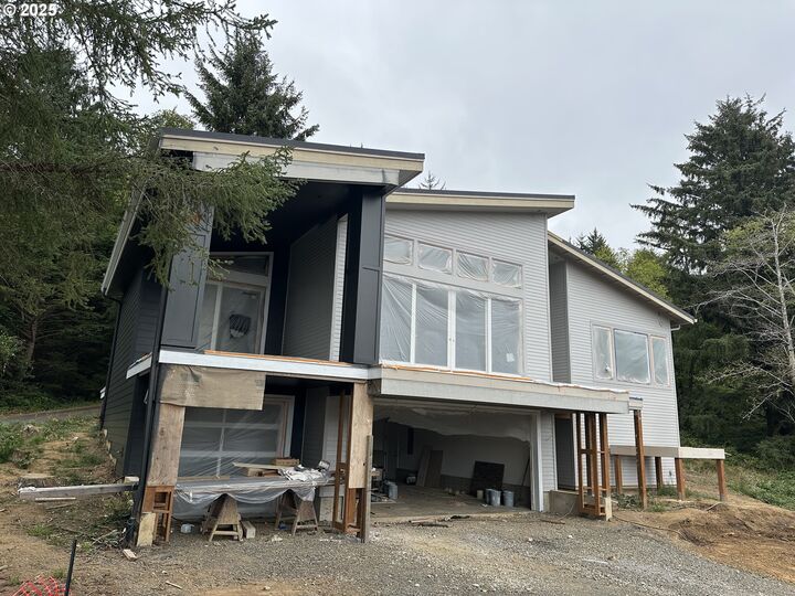 Property Photo:  780 Monica Ct  OR 97110 