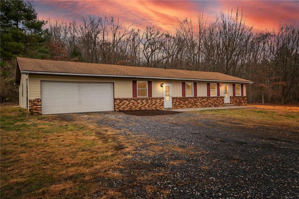 Property Photo:  125 Golf View Drive  PA 18058 