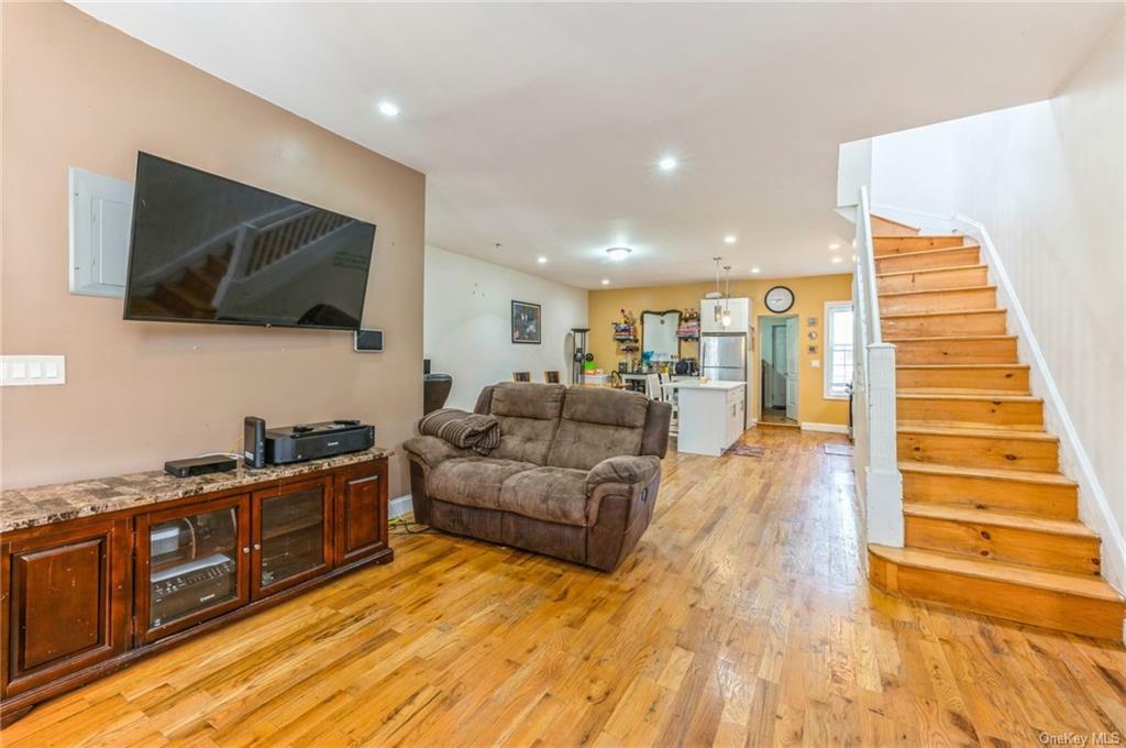 Property Photo:  919 E 221st Street  NY 10469 