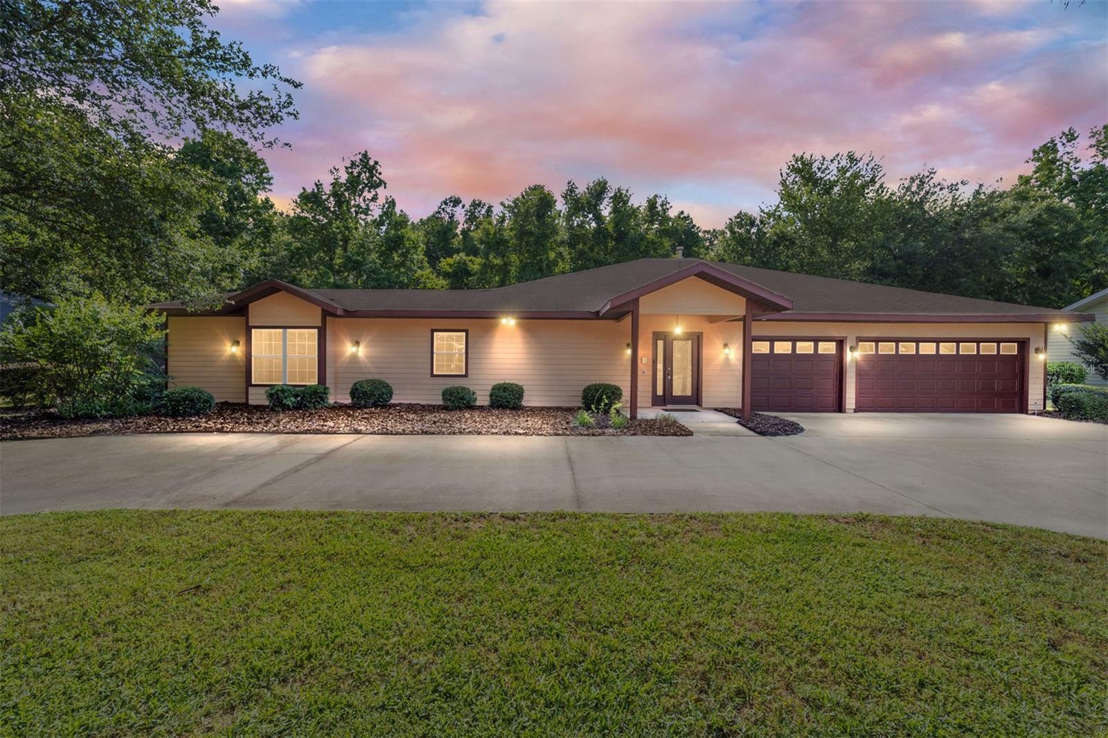Property Photo: 11734 NW 74th Terrace FL 32615