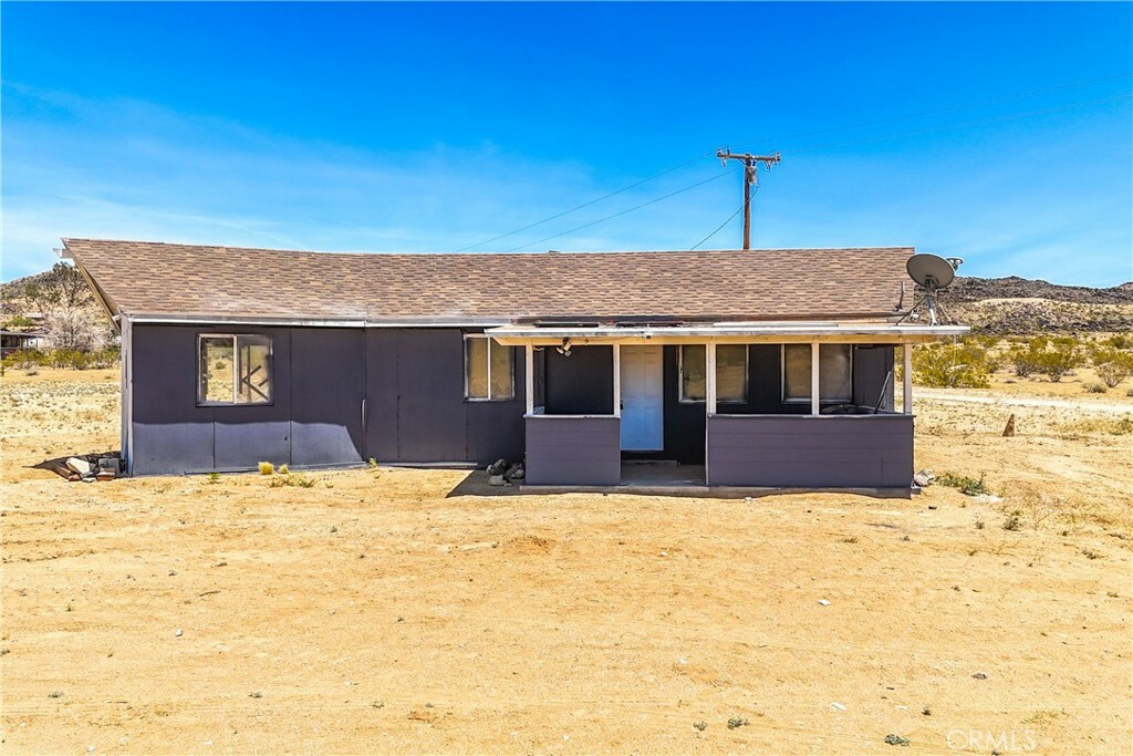 Property Photo:  2620 N Sage Avenue  CA 92285 