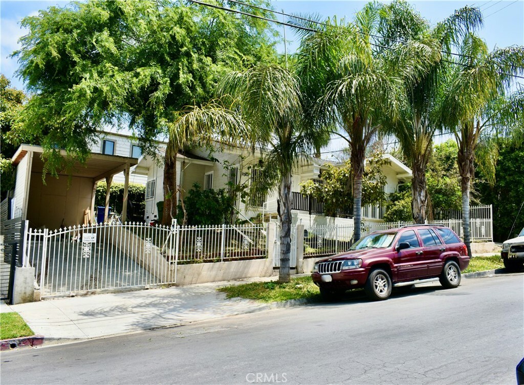 Property Photo:  2523 W 2nd Street  CA 90057 