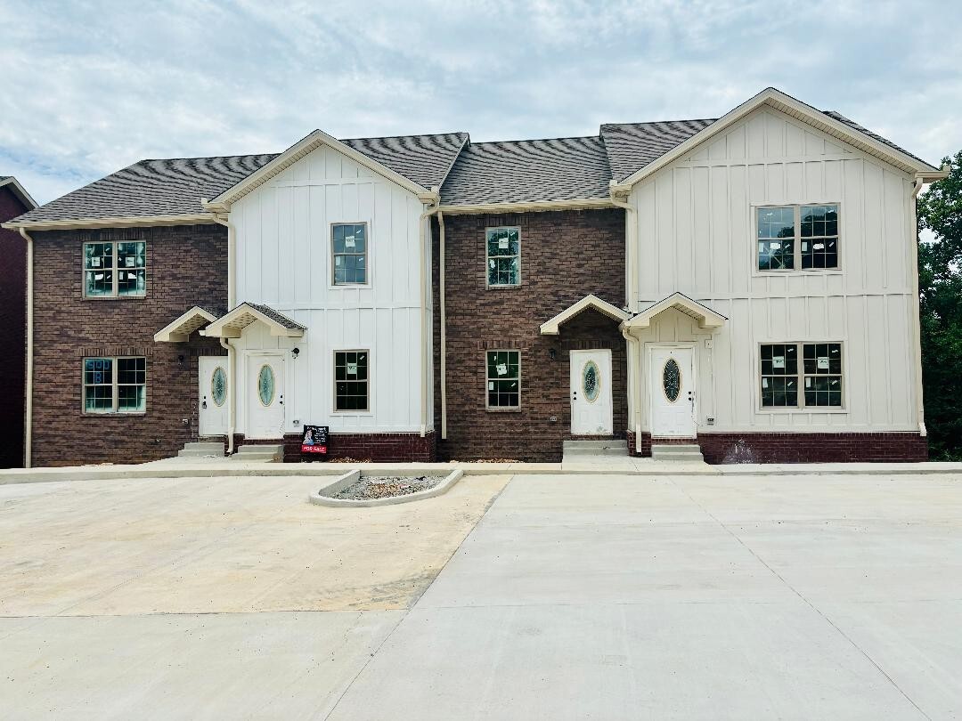 Property Photo:  500 Peachers Mill Road  TN 37042 