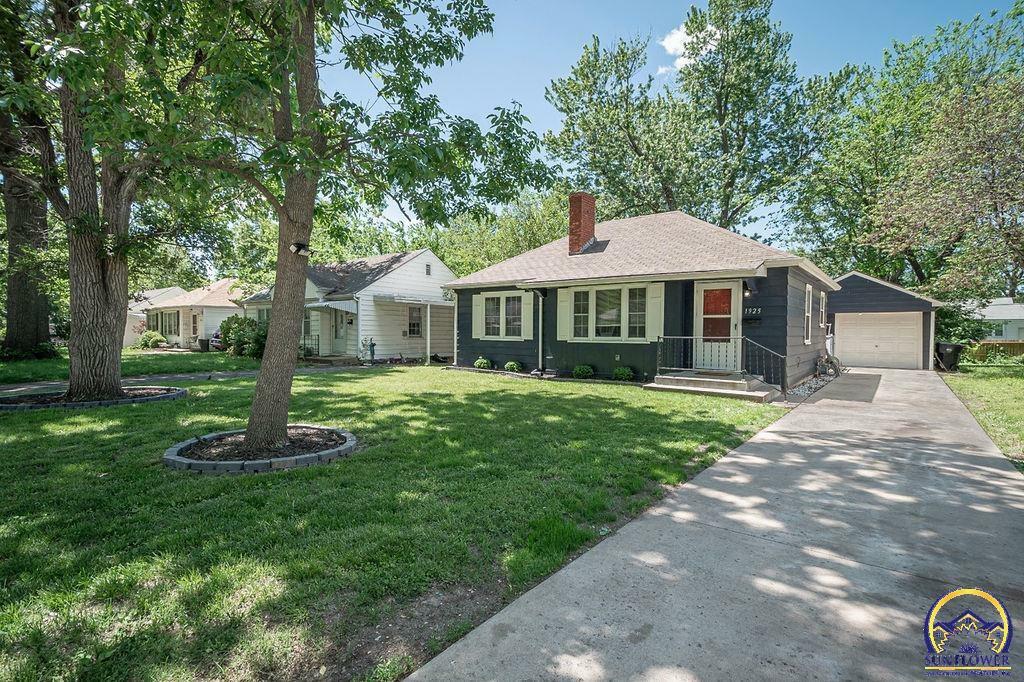 Property Photo:  1925 SW Stone Ave  KS 66604 