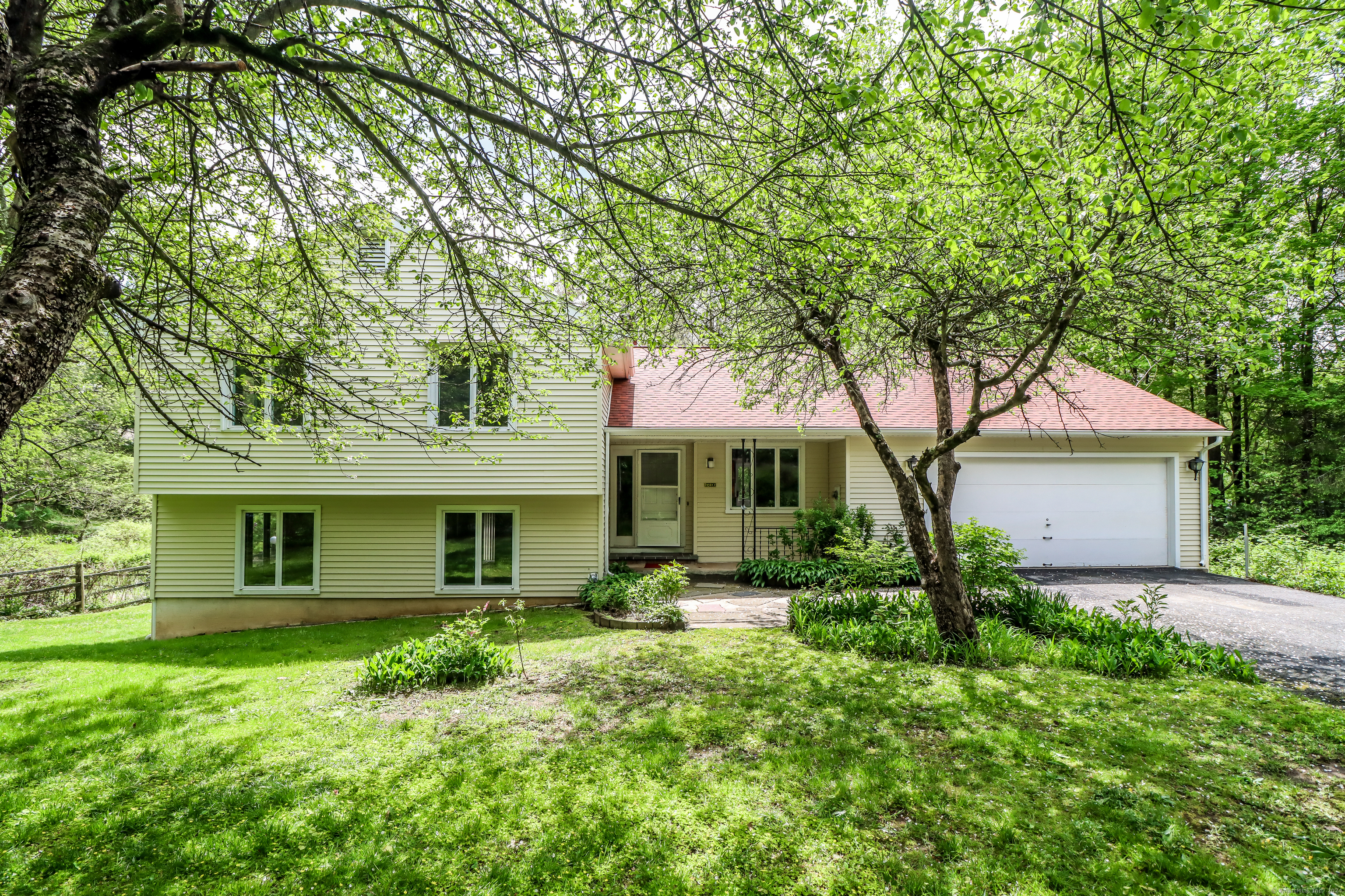 Property Photo: 4 Gretchen Lane CT 06801