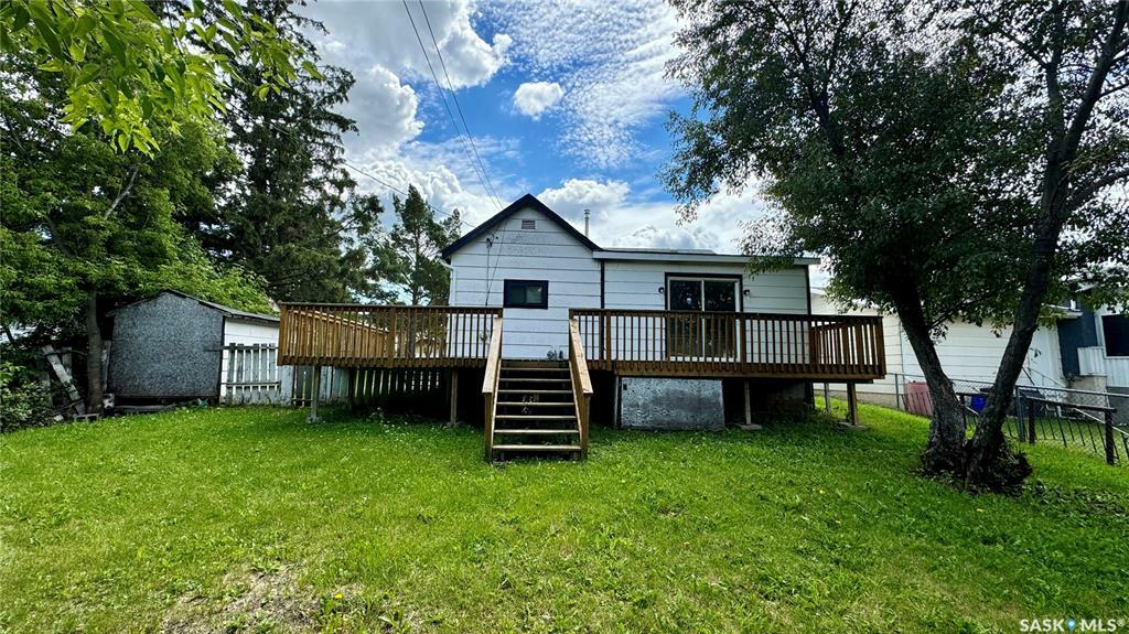 Property Photo: 1434 13th Street W SK S6V 3J5