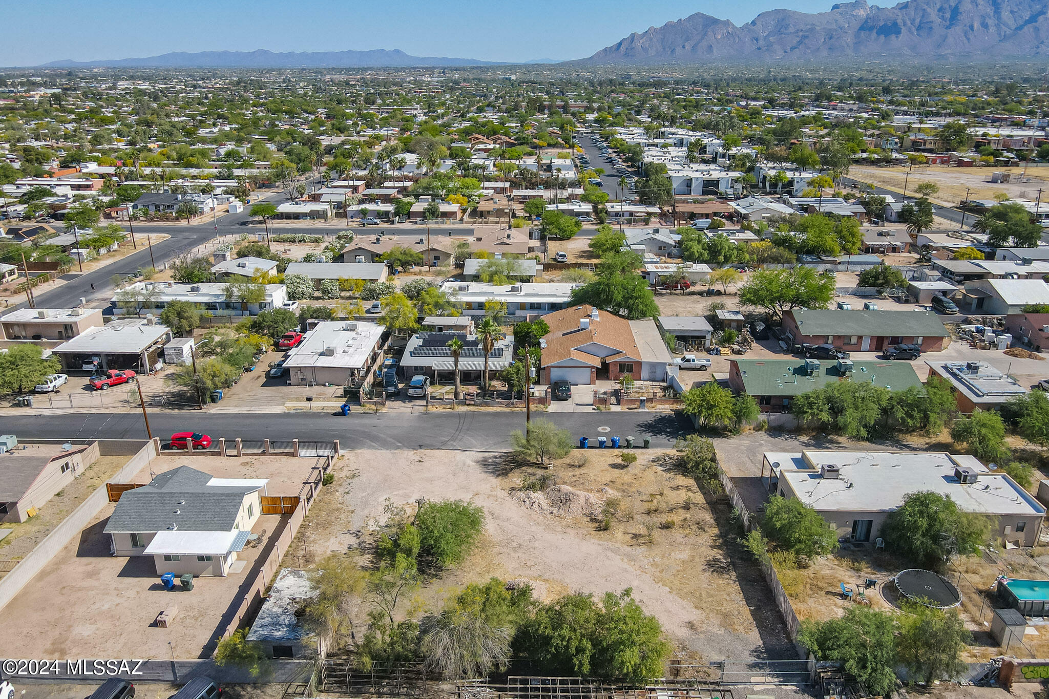 Property Photo:  430 E Wilcox Lane D  AZ 85705 