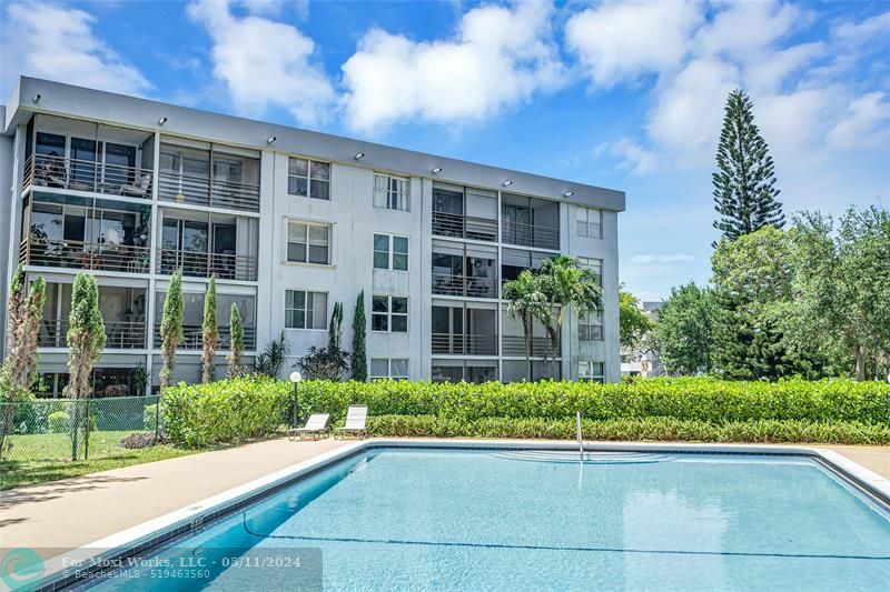 Property Photo:  104 Royal Park Dr 2B  FL 33309 