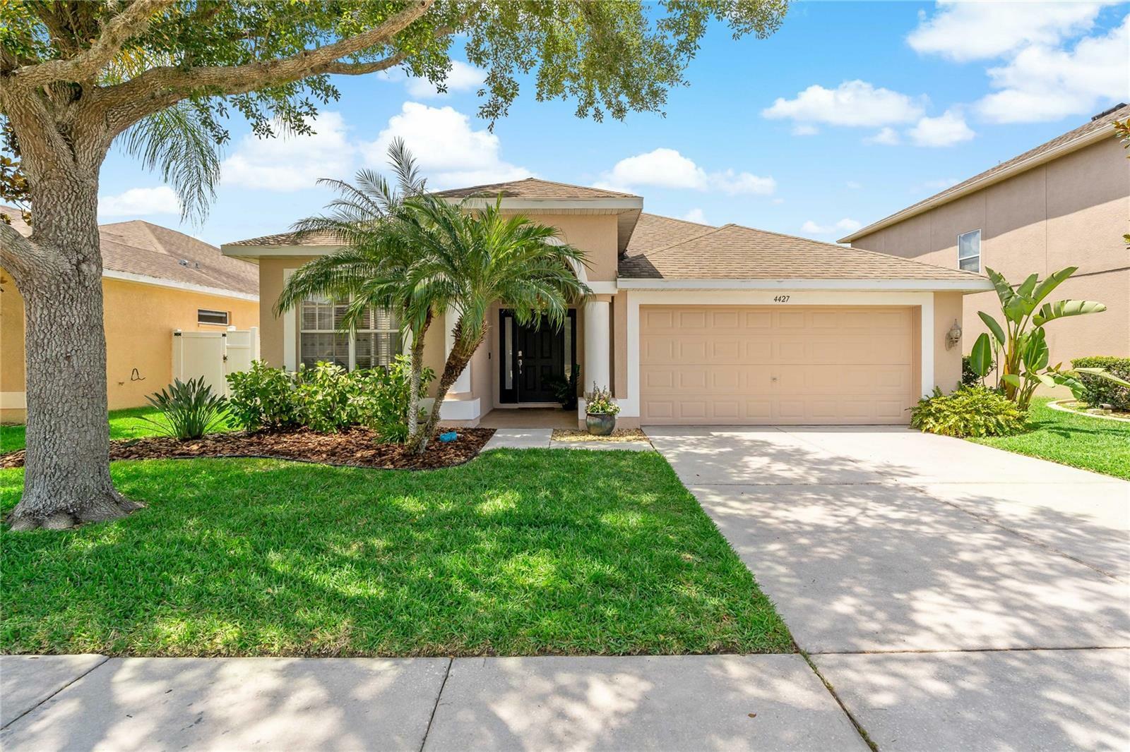 Property Photo:  4427 Hawksley Place  FL 33545 