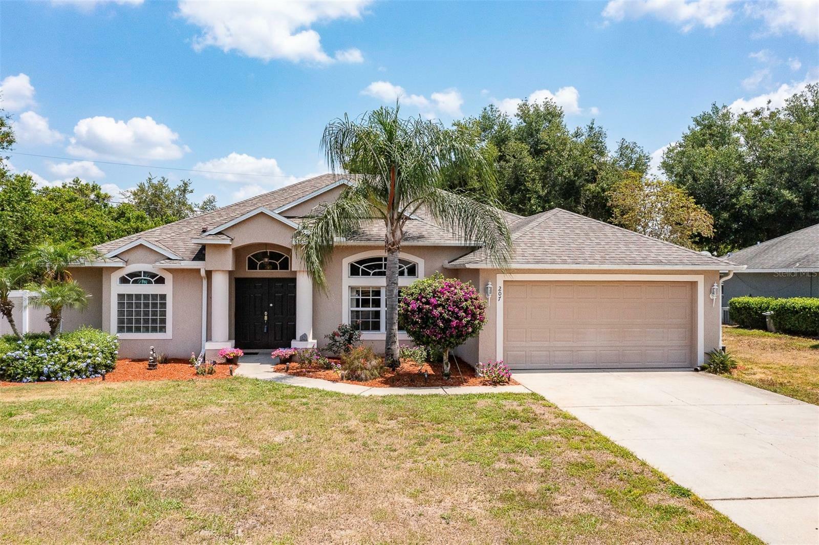 Property Photo:  207 Kenlake Drive  FL 32738 