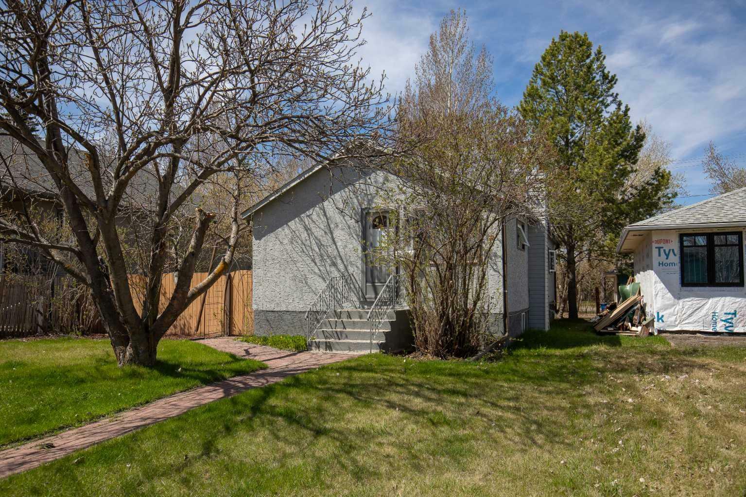 Property Photo:  5808 West Park Crescent  AB T4N 1E6 