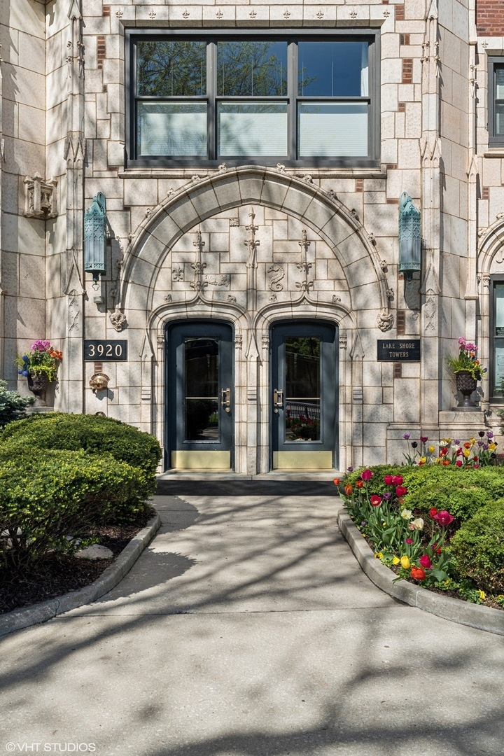 Property Photo:  3920 N Lake Shore Drive 4N  IL 60613 