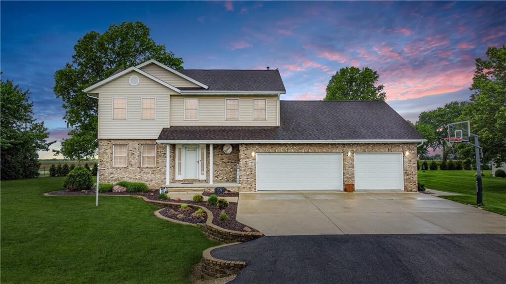 Property Photo:  3 Country Club  IL 61951 