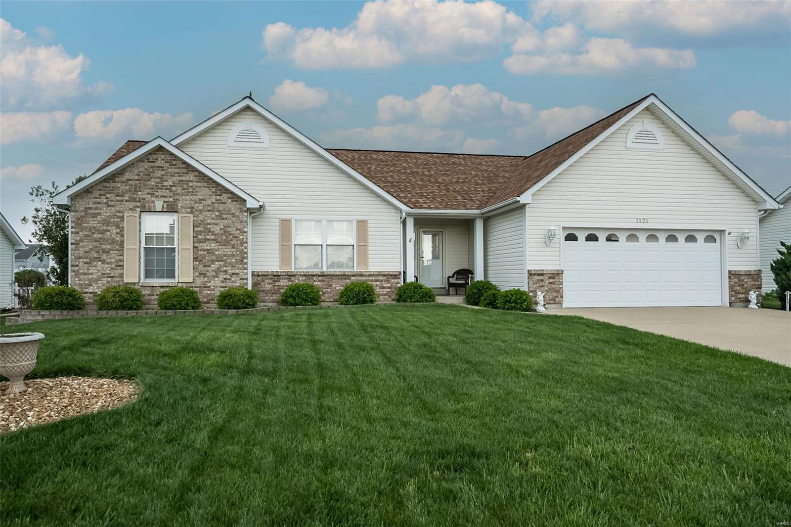 Property Photo:  1121 Sunset Green Drive  MO 63366 