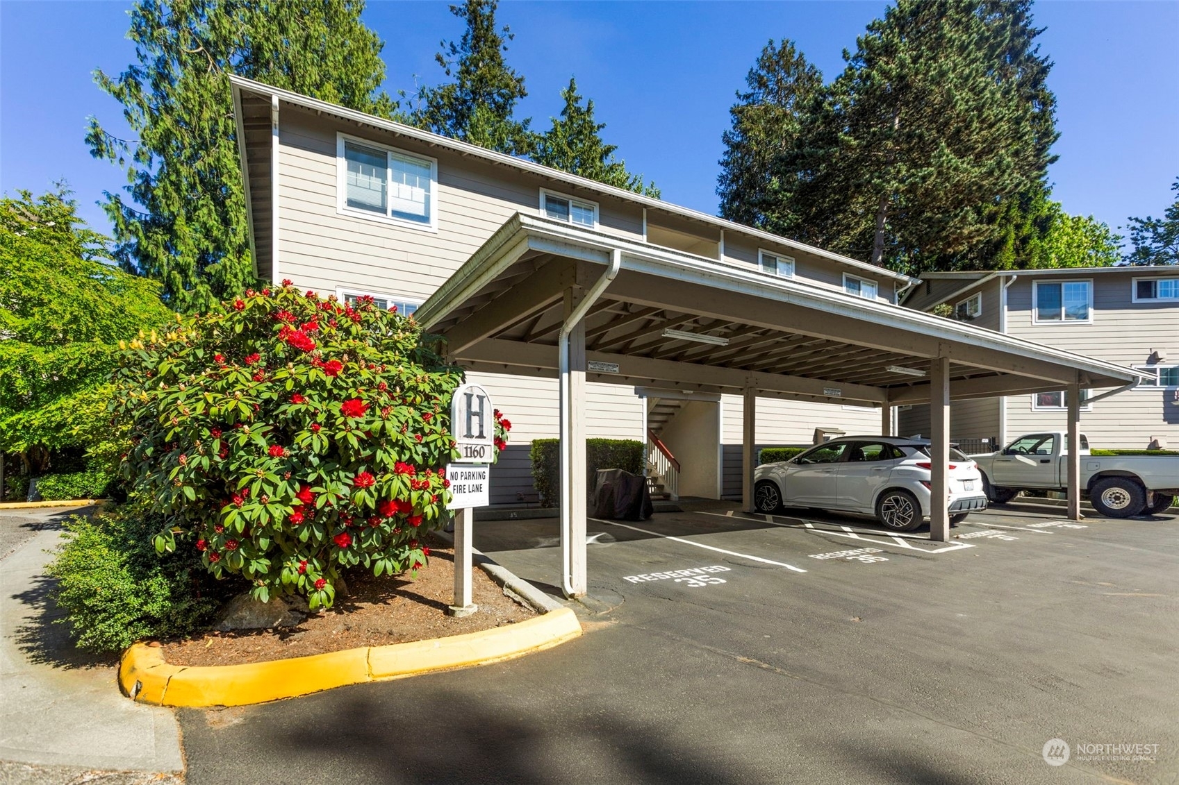 Property Photo:  1160 N 198th Street H102  WA 98133 