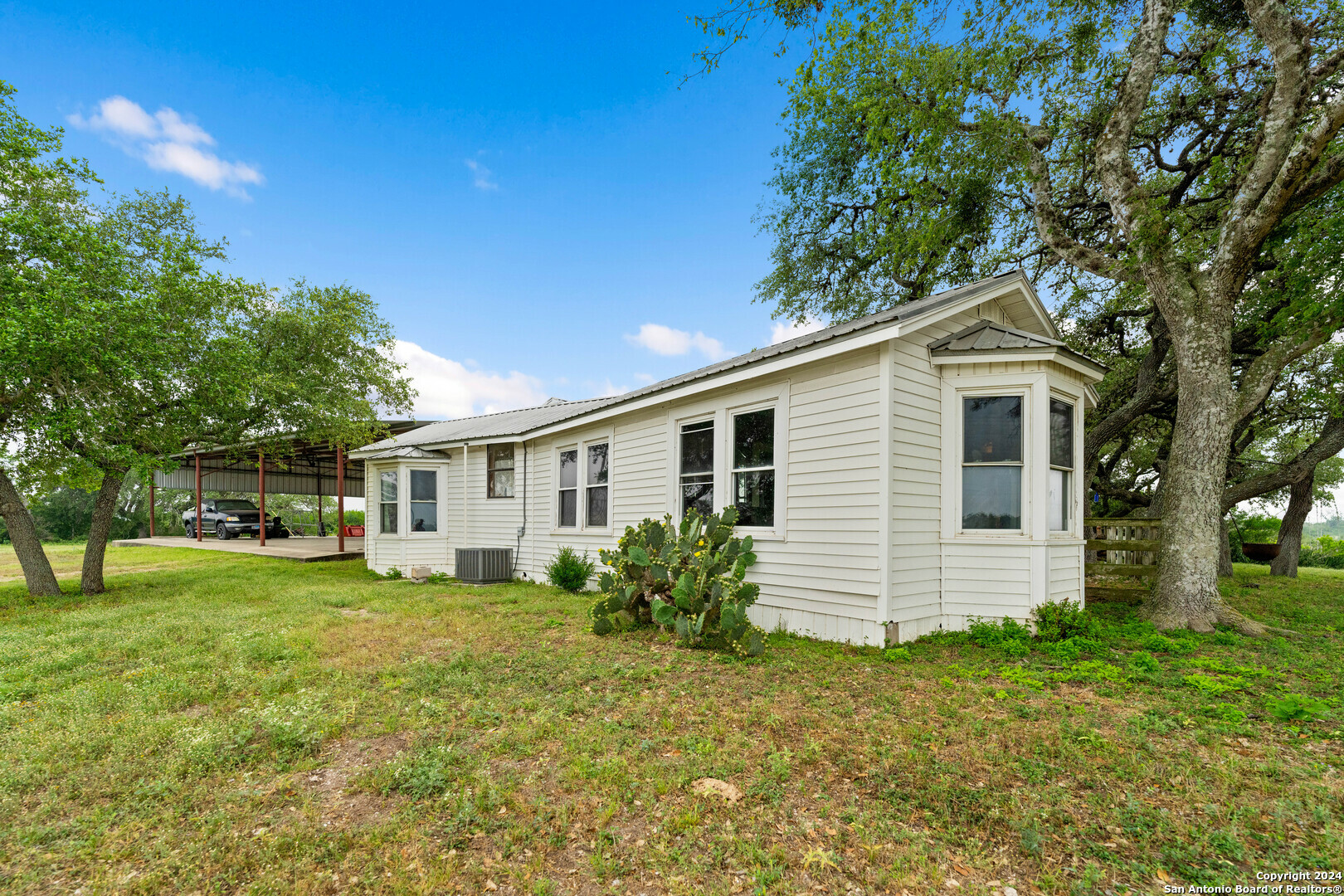 Property Photo: 10801 County Road 116 TX 78119
