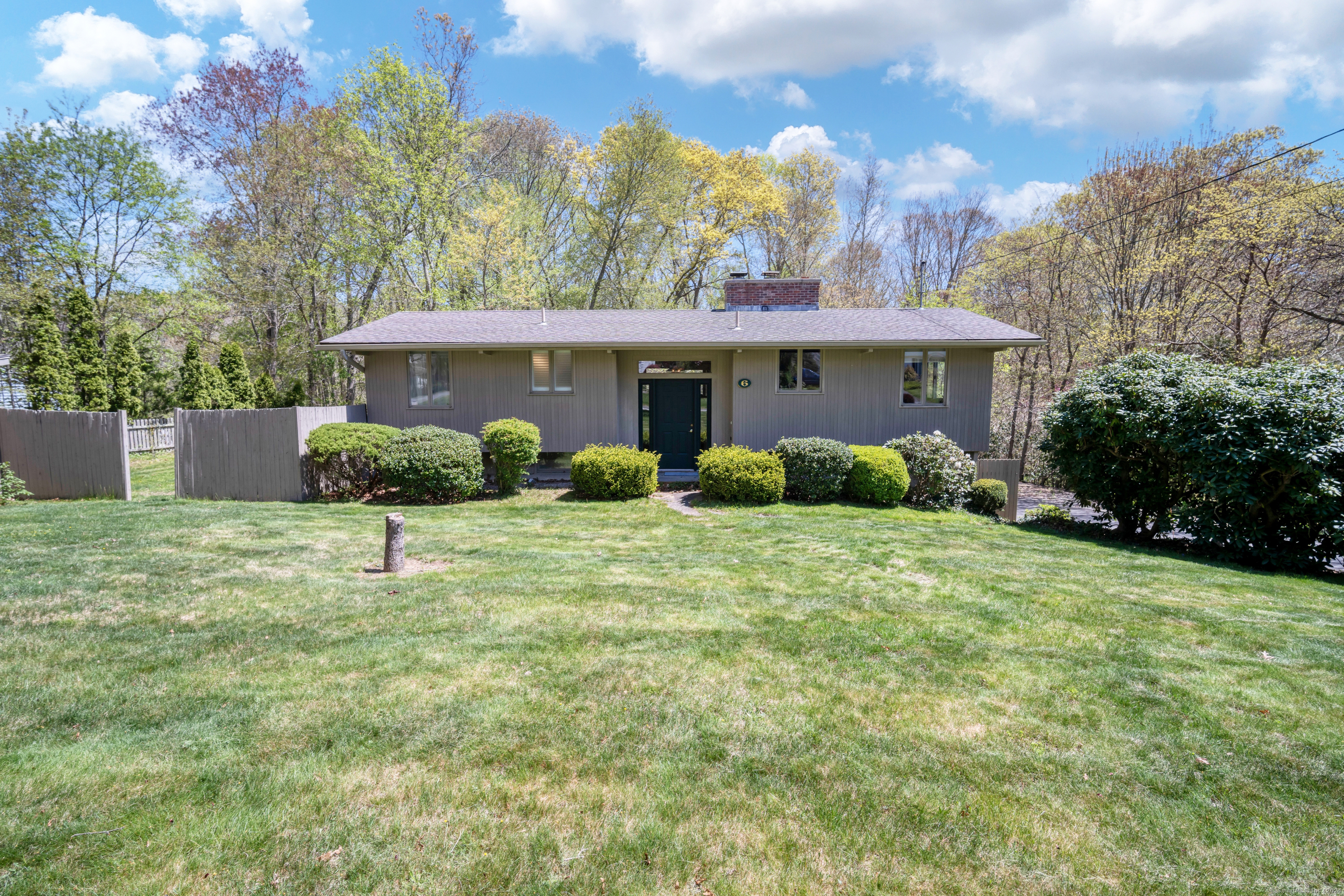Property Photo:  6 Stone Cliff Drive  CT 06357 