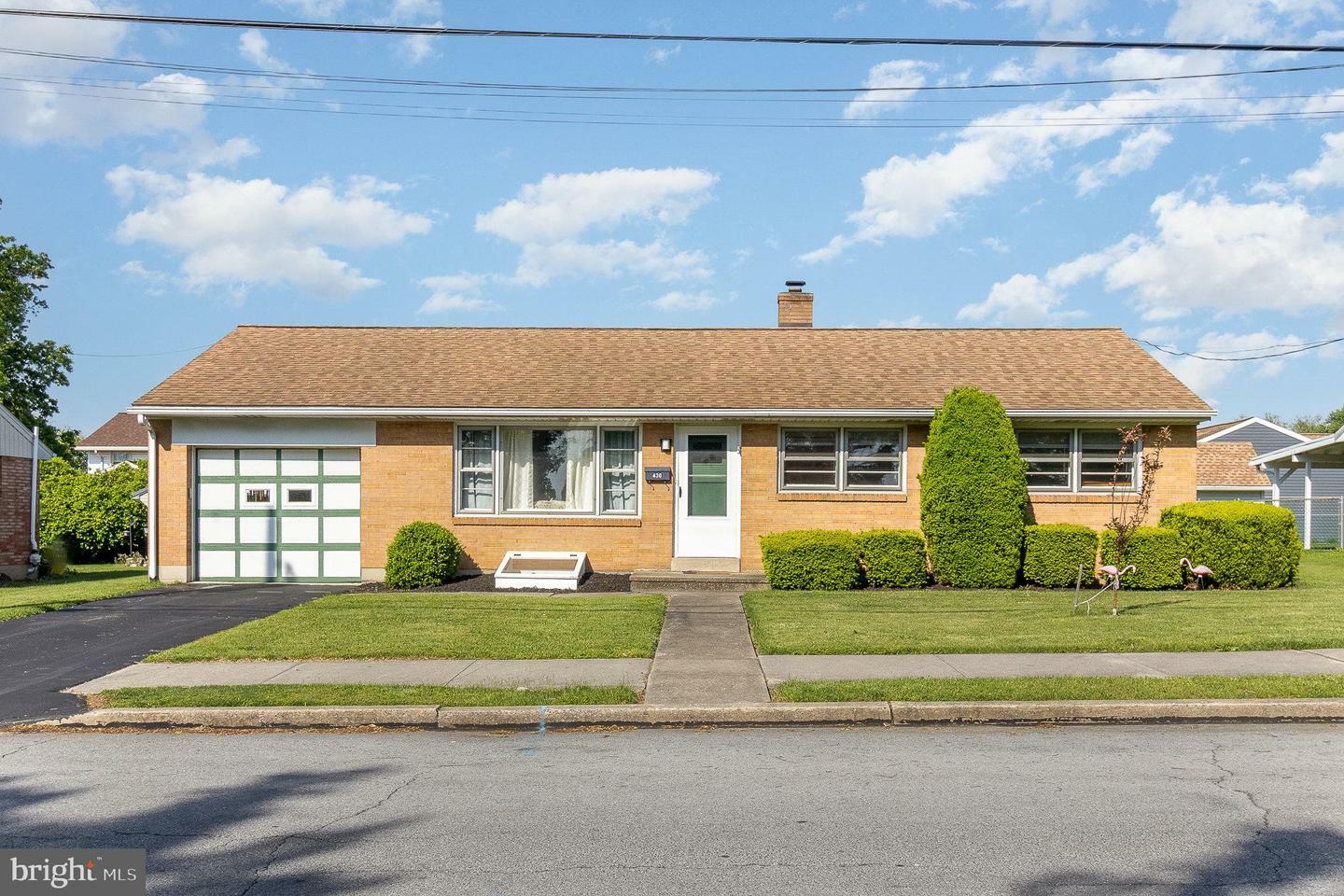 Property Photo:  430 S Duke Street  PA 17078 