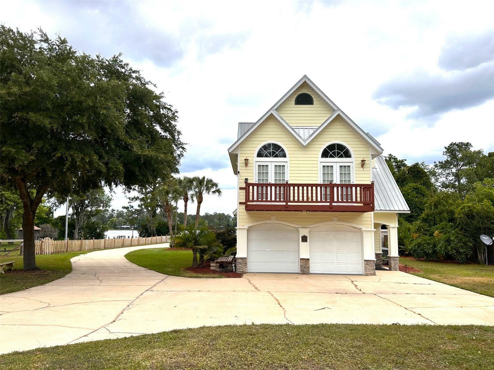 Property Photo:  221 Riley Lake Drive  FL 32640 