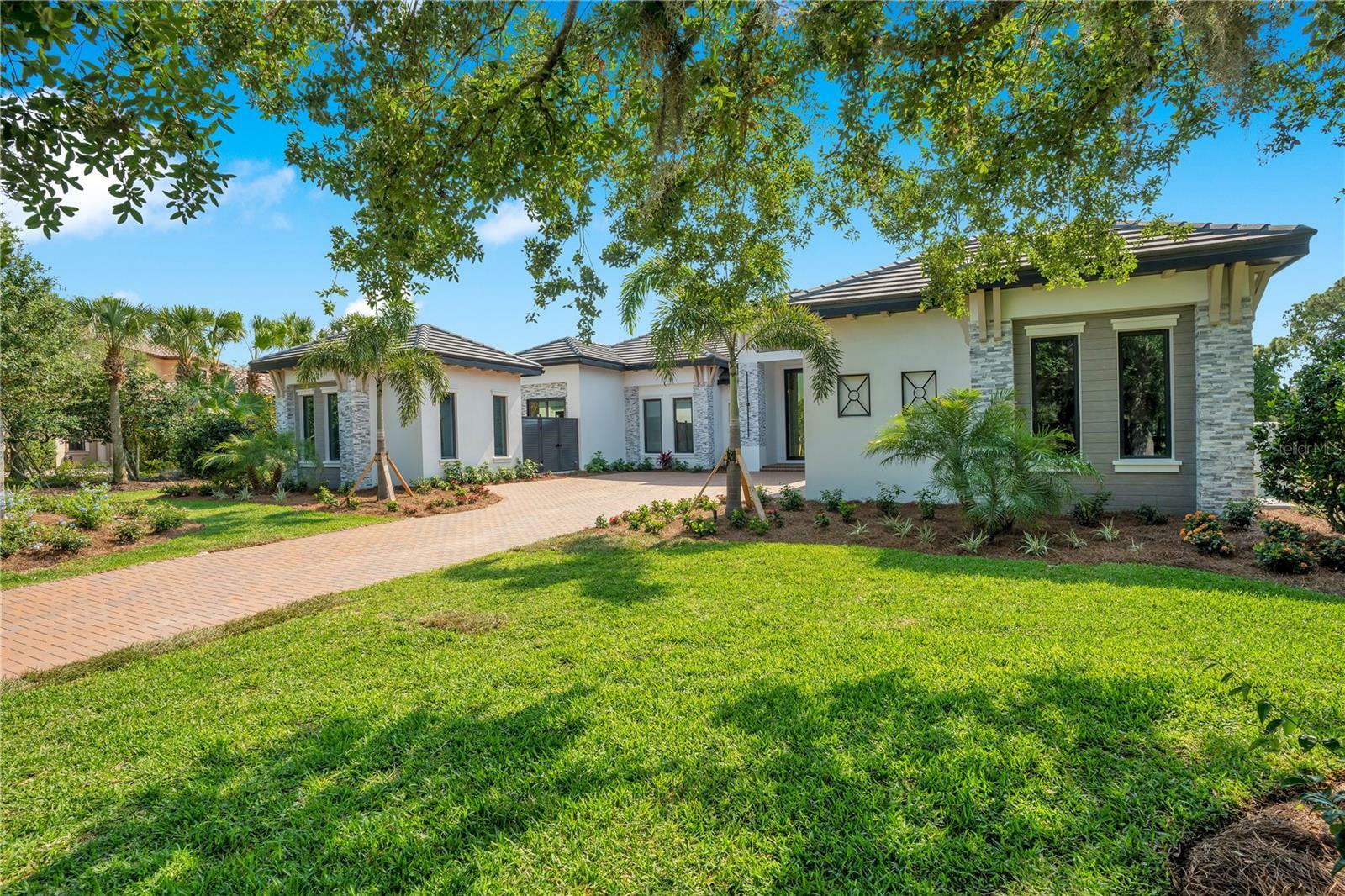 Property Photo:  8251 Archers Court  FL 34240 