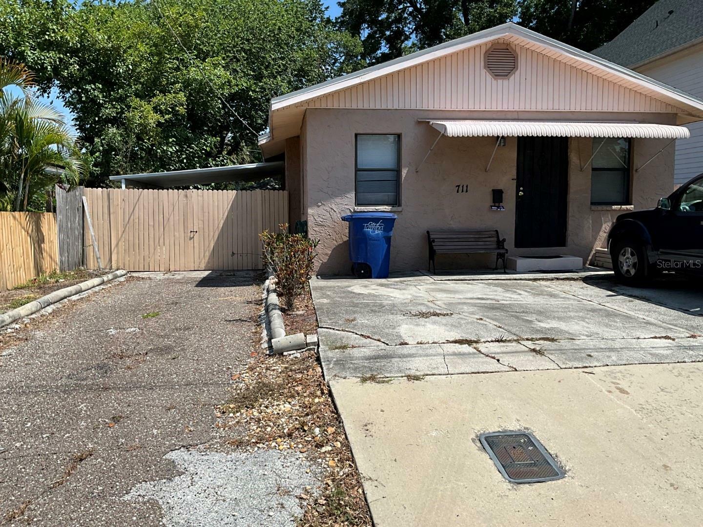 Property Photo:  711 W West Street  FL 33602 