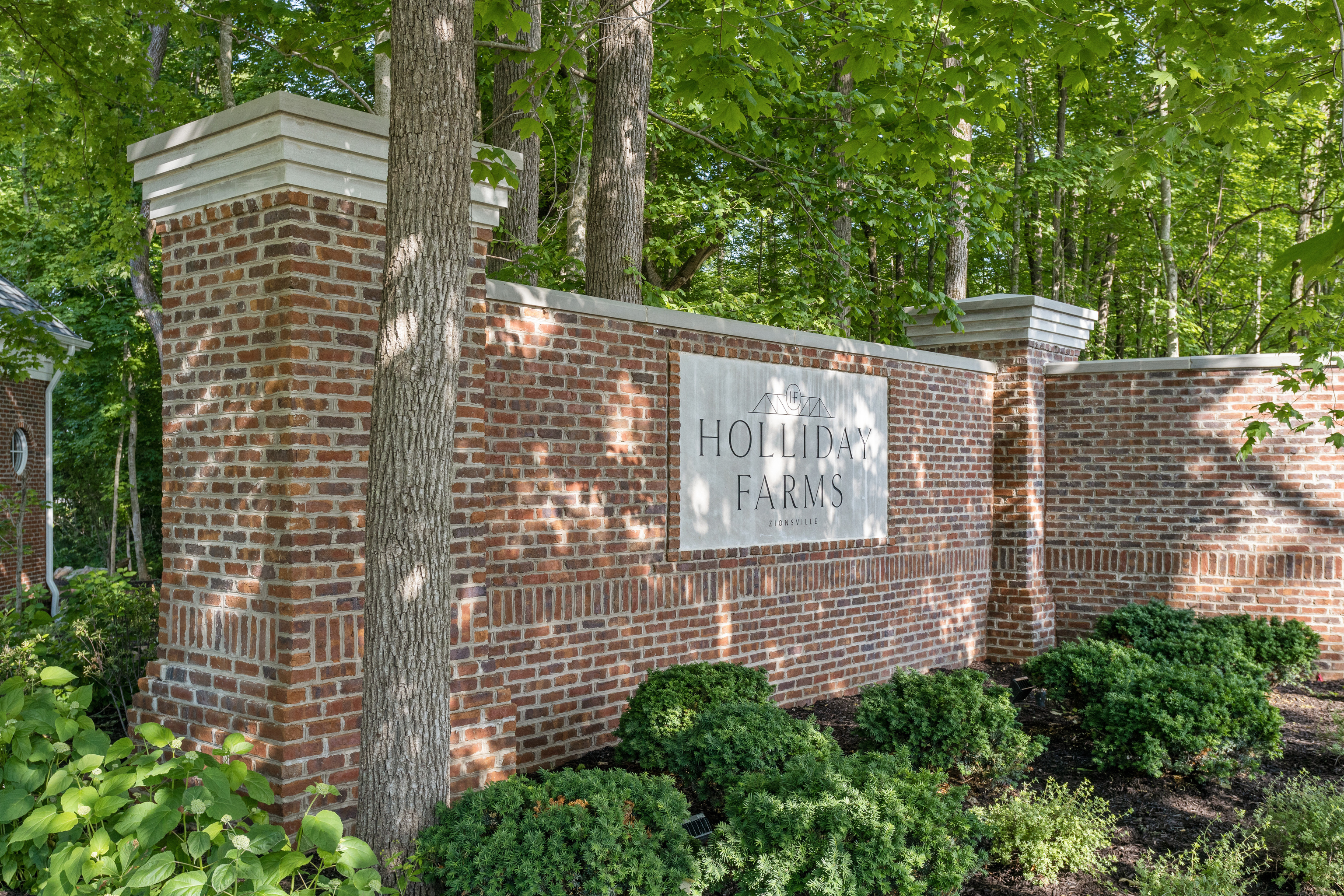 Property Photo: 10439 Dartmoor Way IN 46077