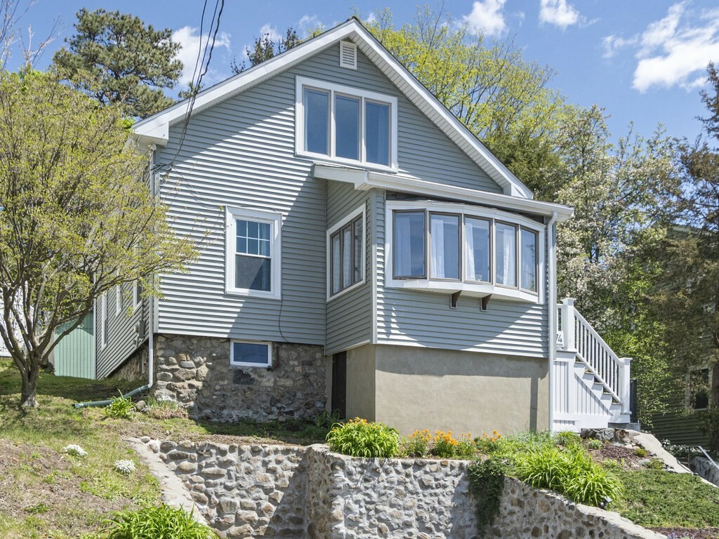 Property Photo:  74 Circle Drive  MA 02451 