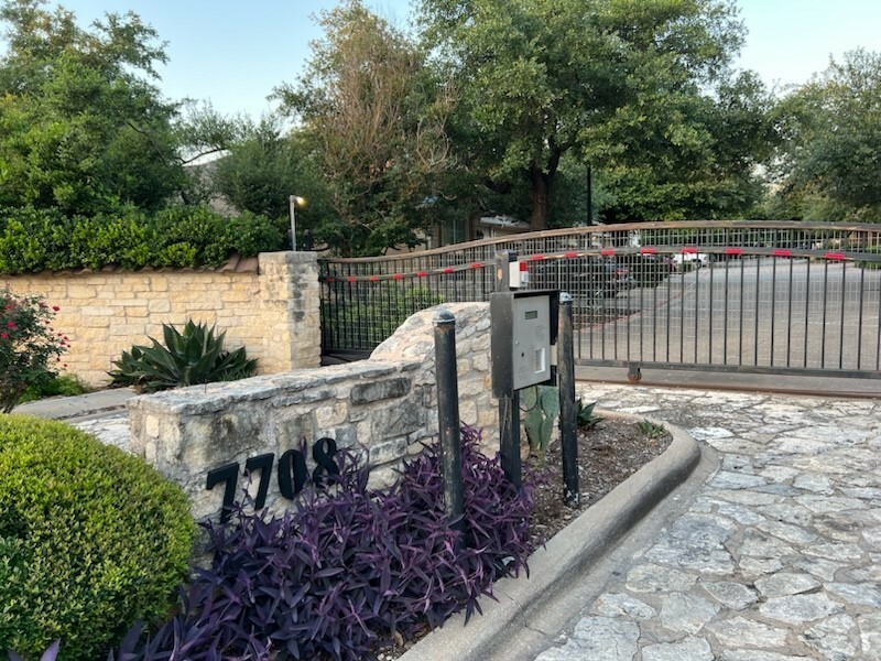 Property Photo: 7708 San Felipe Boulevard 51 TX 78729