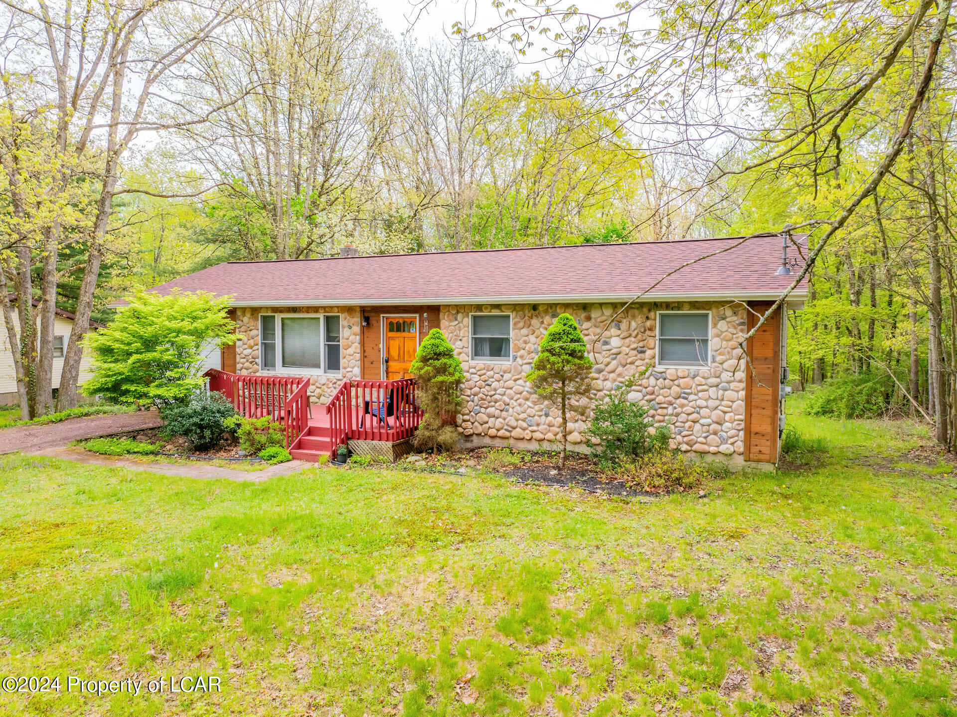 Property Photo:  1627 Honey Hole Road  PA 18661 