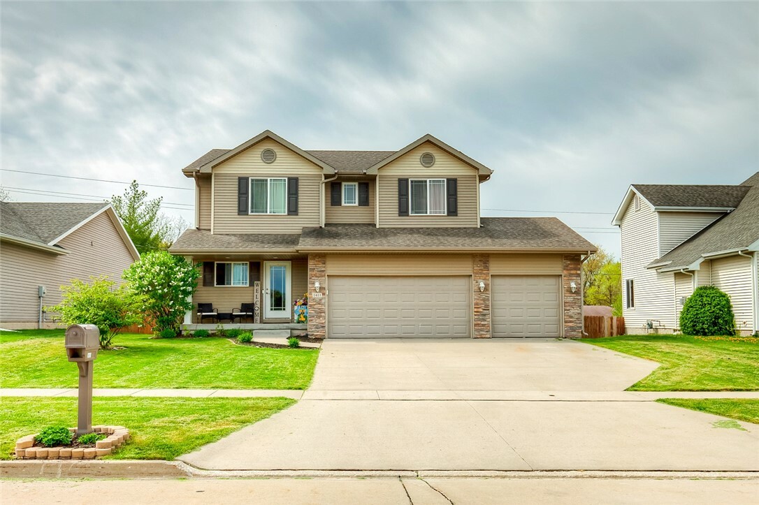 Property Photo:  1411 SW 41st Court  IA 50023 