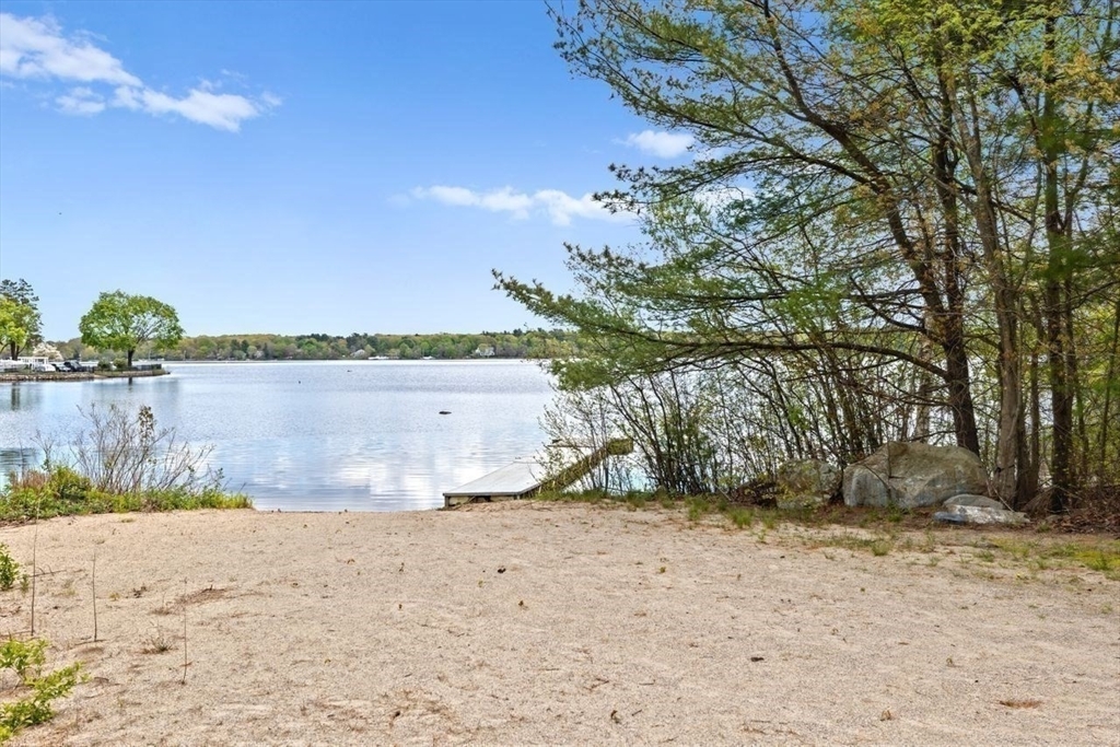 Property Photo: 14 Livingston Rd MA 02067