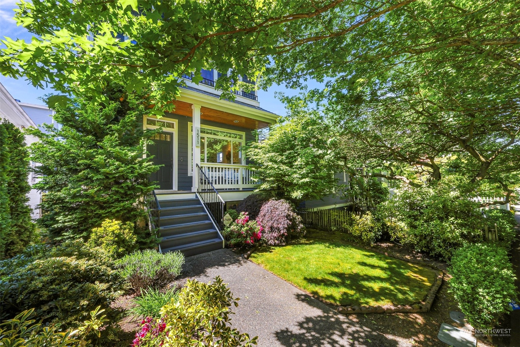 Property Photo:  1511 1st Avenue W  WA 98119 