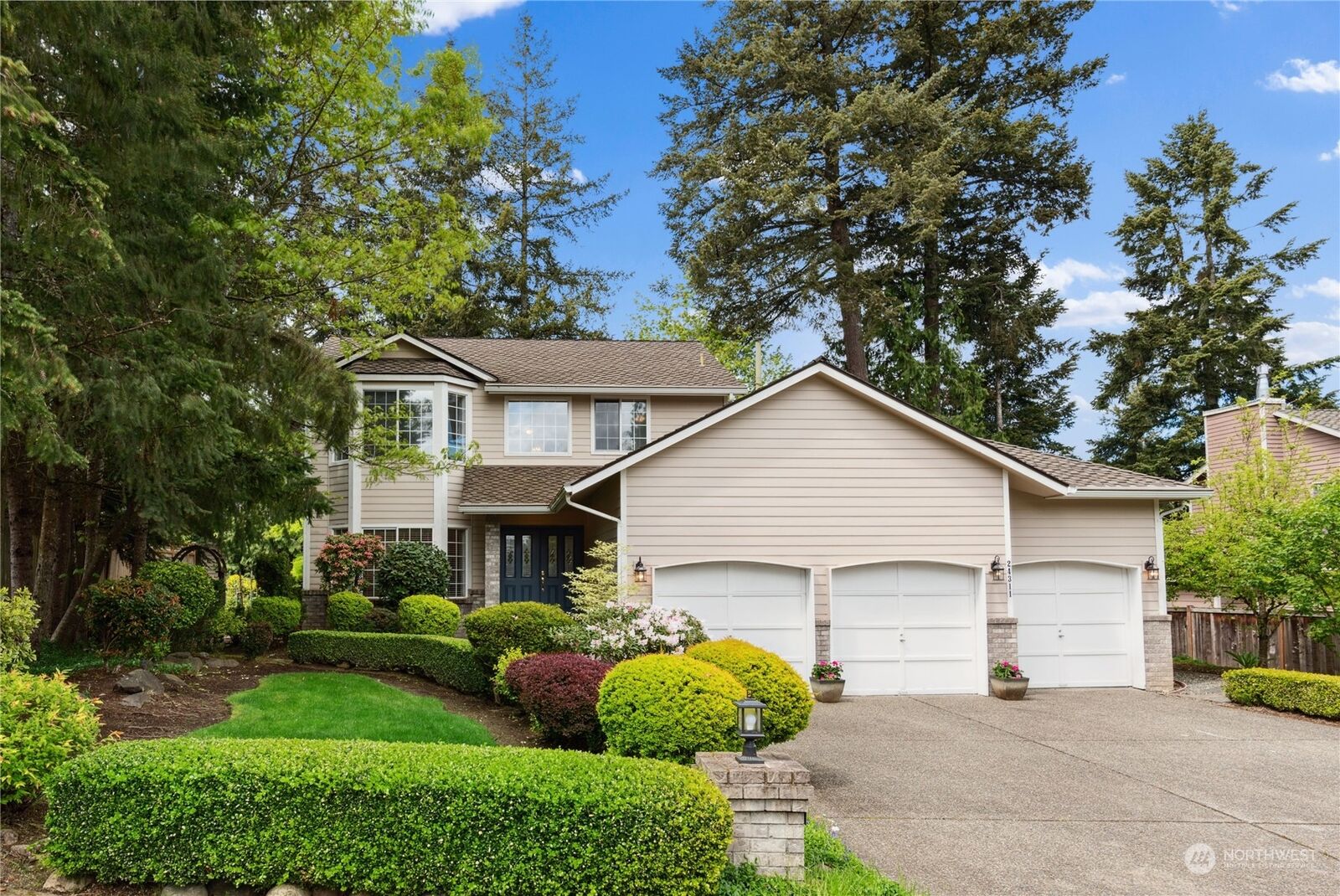 Property Photo: 24311 231st Avenue SE WA 98038