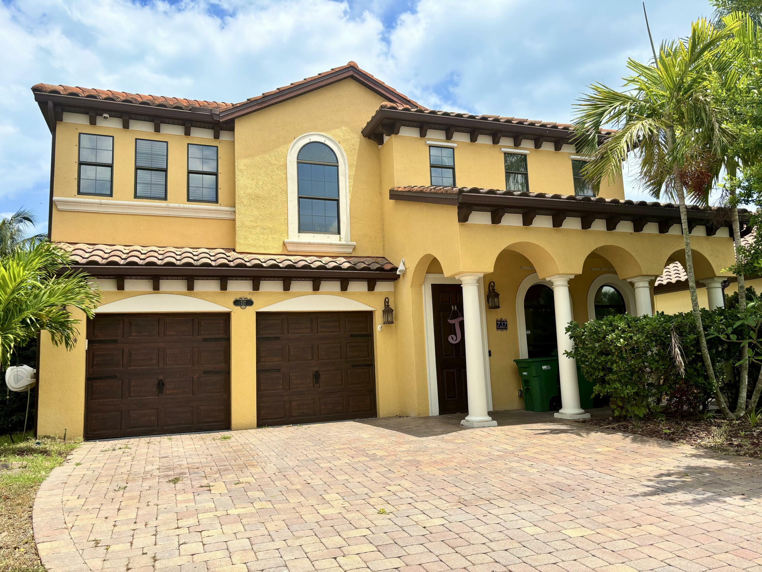 Property Photo:  717 Palos Verde Drive  FL 32937 