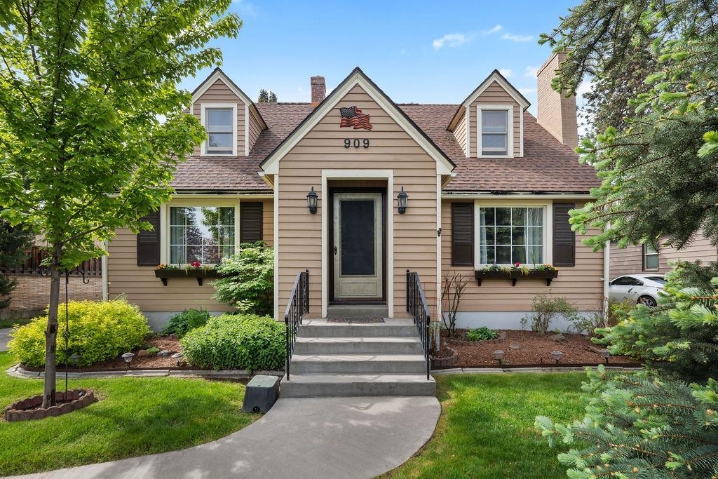 Property Photo: 909 W 29th Ave WA 99203