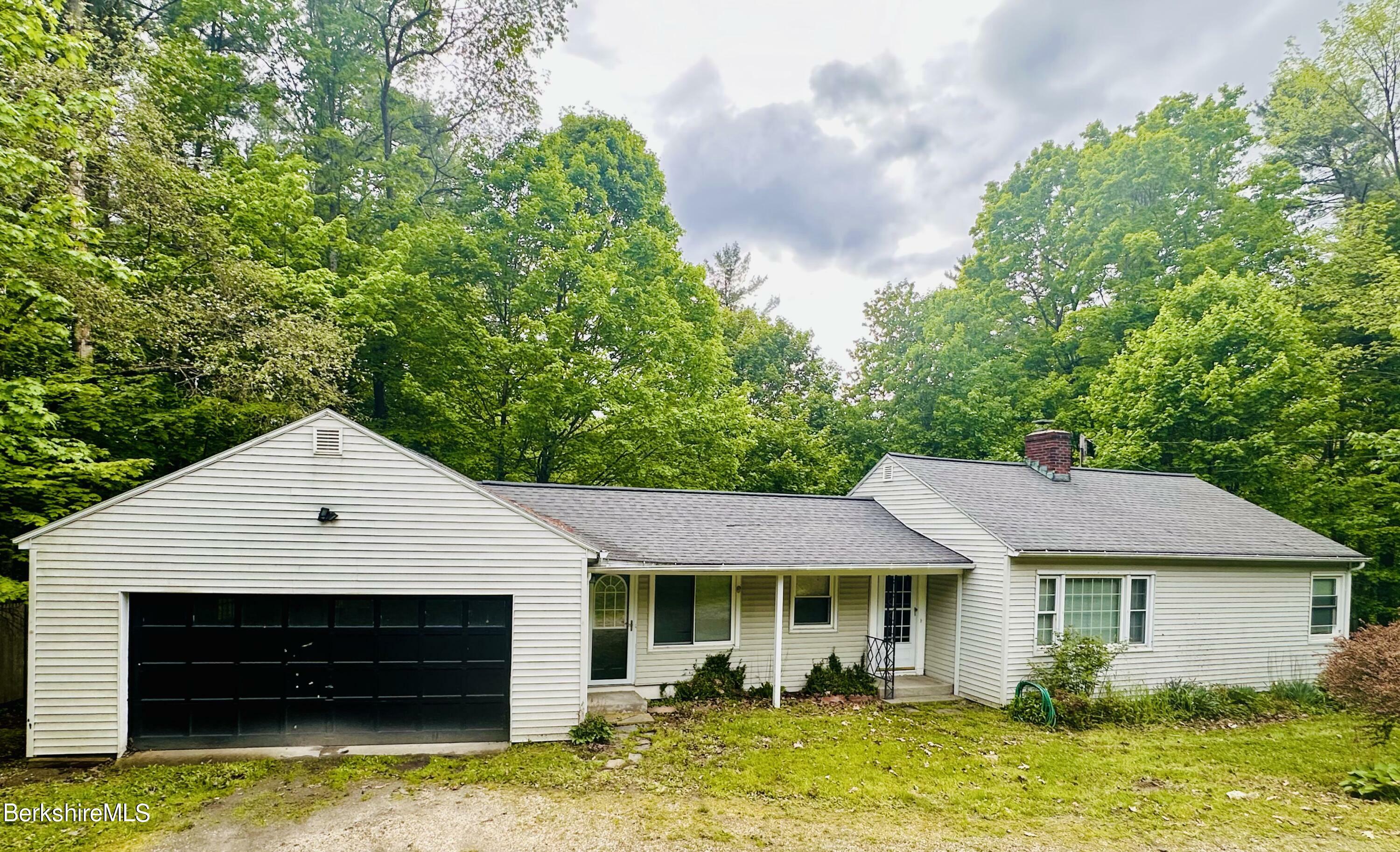 325 Laurel St  Lee MA 01238 photo