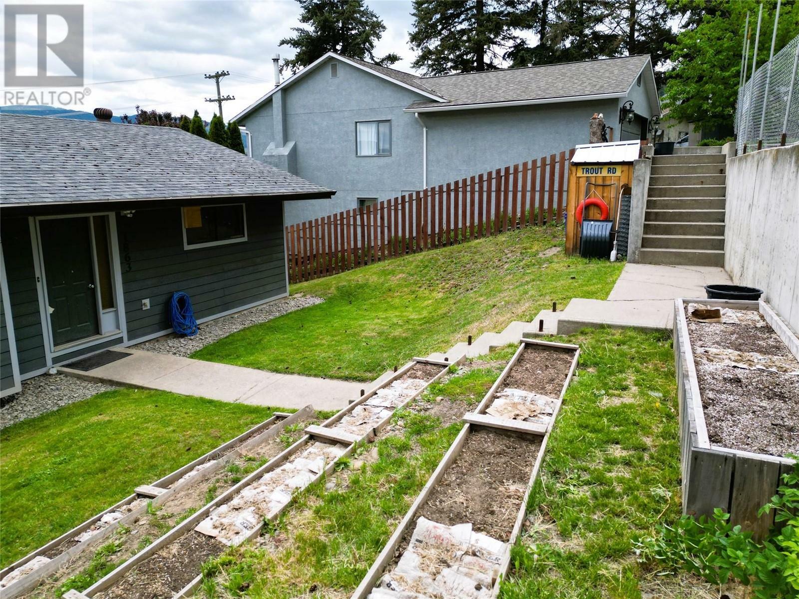 Property Photo:  1863 Grandview Avenue  BC V0E 2G0 