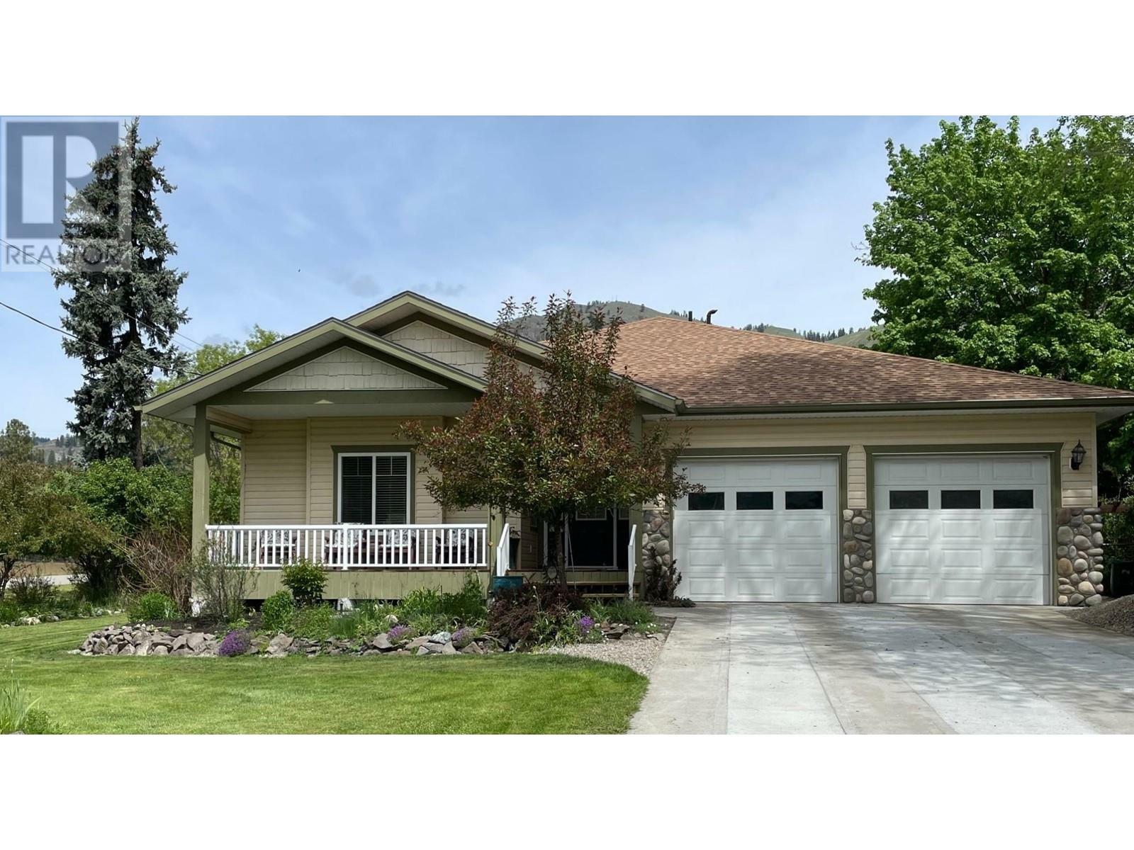 543 Hartland Avenue  Midway BC V0H 1M0 photo